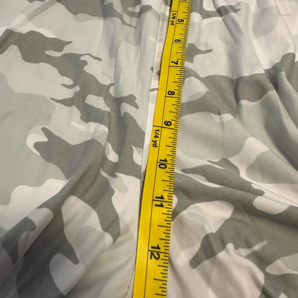 Athletic Works White Camo Shorts XXXL NWT